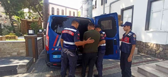 İ̇zmir’de Aranan 18 Hükümlü, Jasat’tan Kaçamadı