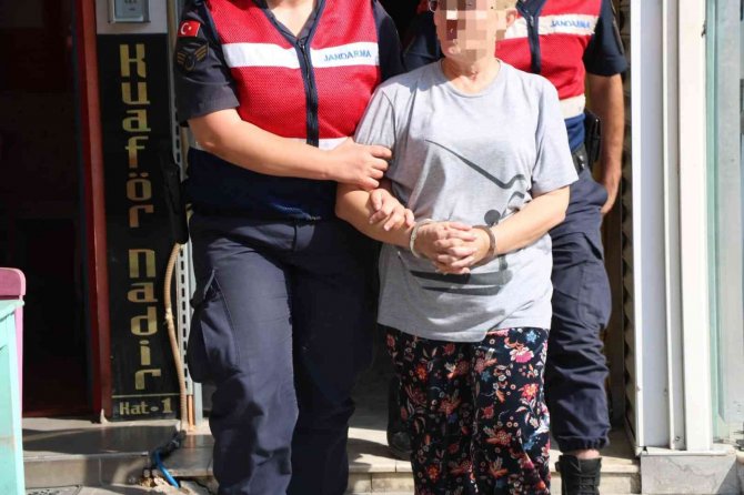 Telsizlerle Haberleşen Göçmen Kaçakçıları 3 Aylık Takibin Ardından Yakalandı