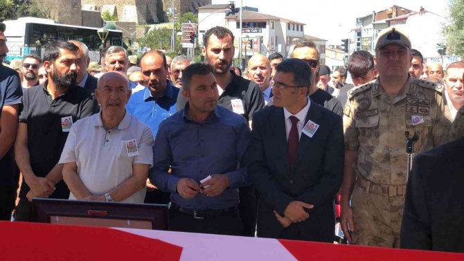 Kalp Krizi Geçirerek Hayatını Kaybeden Sözleşmeli Er Son Yolculuğuna Uğurlandı