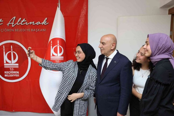 Öğrenciler Yks’de Tepebaşı Kurs Merkeziyle Başarıya Koştu