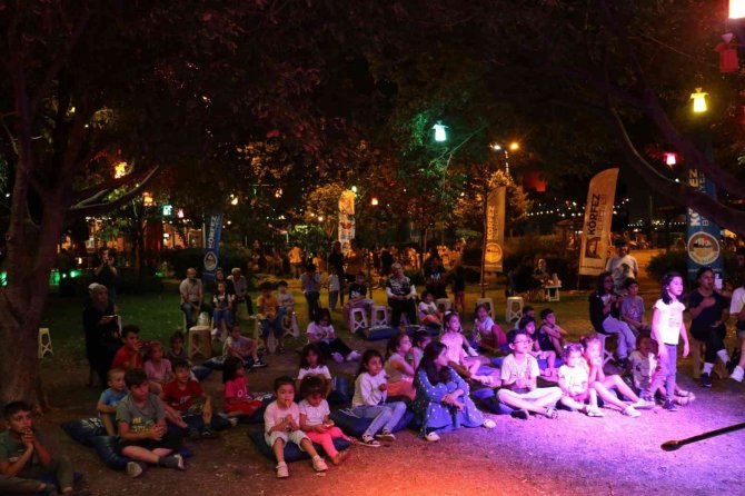 Kirazlıyalı’da Sahne Gençlerin