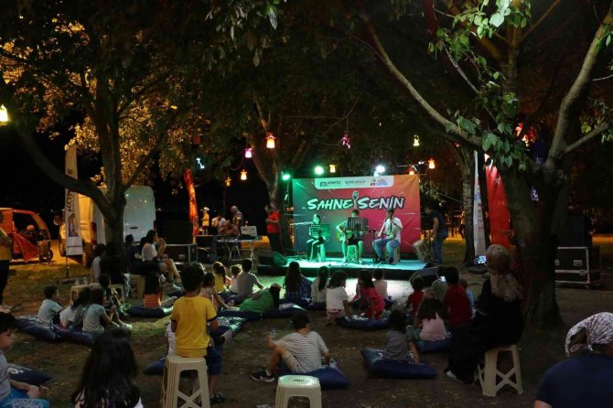 Kirazlıyalı’da Sahne Gençlerin