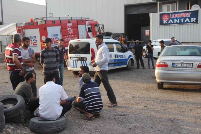 Tel Sarma Makinesine Sıkışan Genç, Olay Yerinde Hayatını Kaybetti