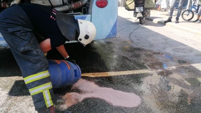 Seyir Halindeki Otobüste Yangın Çıktı, Şoförün Dikkati Faciayı Önledi