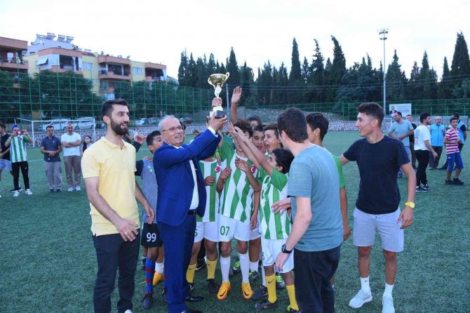 Salihli’de Kardeşlik Turnuvasında Şampiyon Köseali Oldu