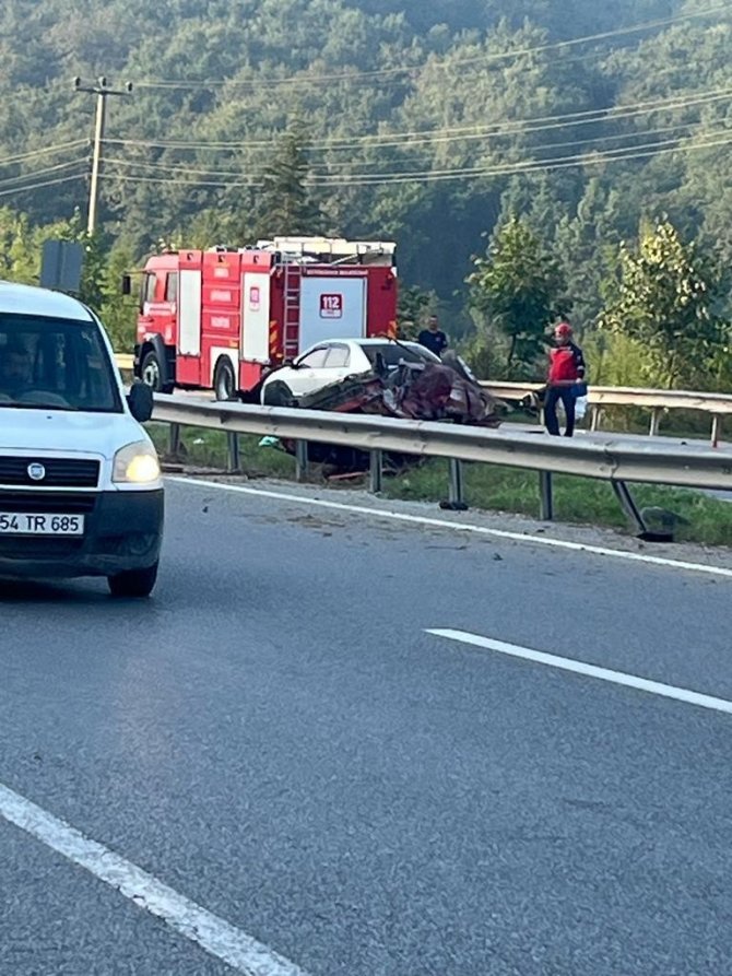 Kontrolden Çıkan Otomobil Takla Attı: 3 Yaralı