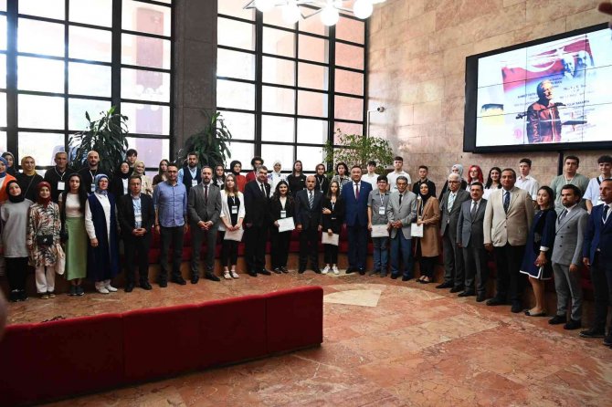 Bakan Kirişci: “Tarihin Tekerrür Etmemesinin Yolu Gençlerin Yönetim Kademelerine Kazandırılmasıdır”