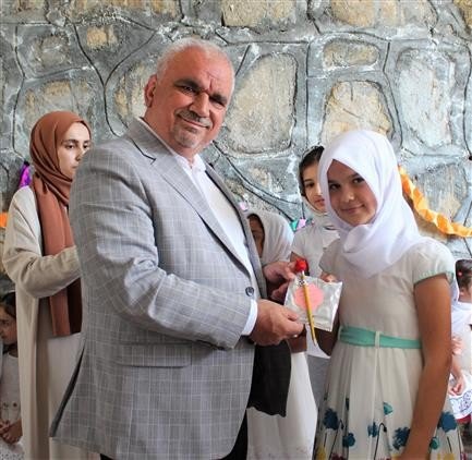 Minik Öğrencilerin Kur’an Kursu Kapanış Programı Coşkusu