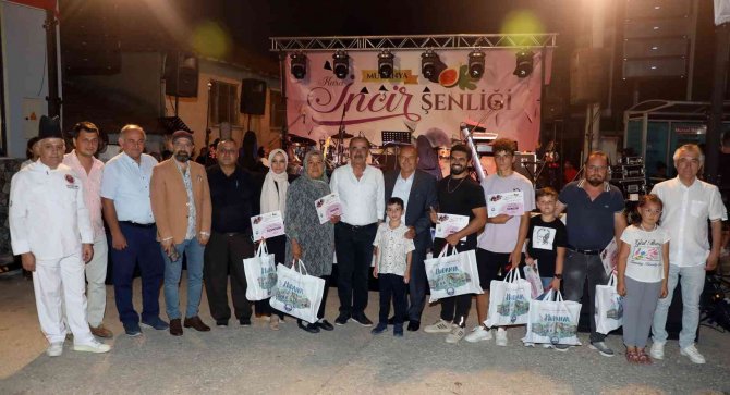 Mürsel, Kara İ̇ncir Şenliği İle Renklendi