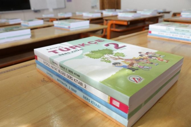 Muğla’da Ücretsiz Ders Kitapları Sıralarda Yerini Alıyor