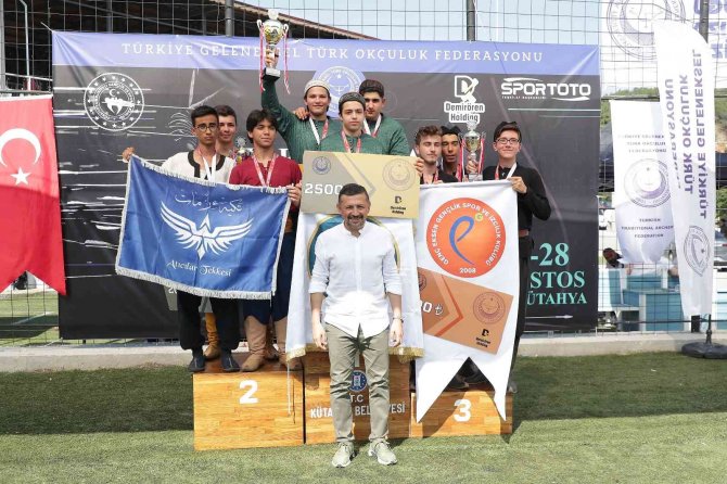 Okçular Kütahya’da Zafer Kupası İçin Yarıştı