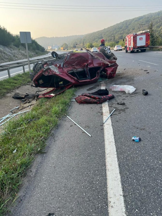 Kontrolden Çıkan Otomobil Takla Attı: 3 Yaralı