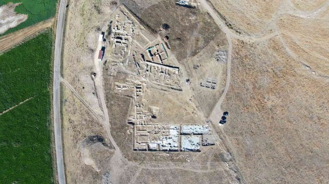 Öğretmenin Merakı Tarihi Kenti Ortaya Çıkardı, 30 Yıldır Araştırma Çalışmaları Sürüyor