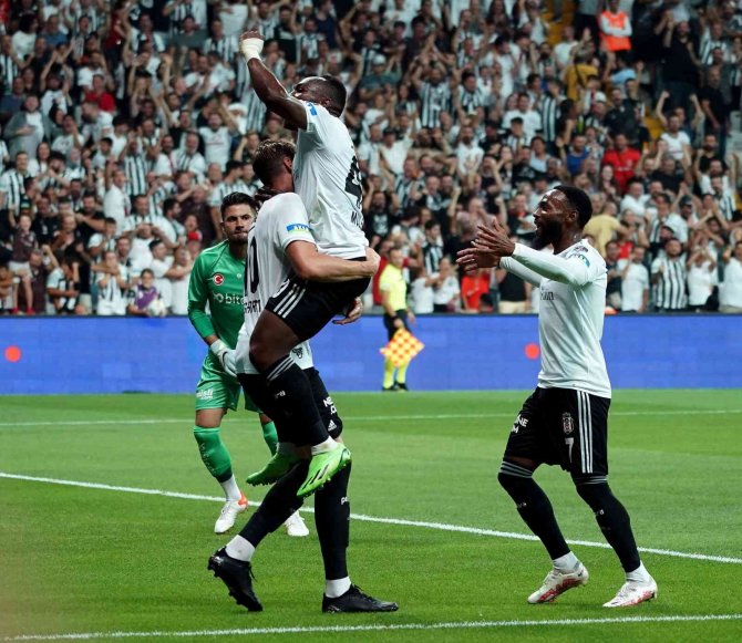 Spor Toto Süper Lig: Beşiktaş: 1 - Dg Sivasspor: 0 (Maç Devam Ediyor)