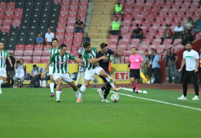 Spor Toto Süper Lig: Konyaspor: 0 - Fenerbahçe : 0 (İ̇lk Yarı)