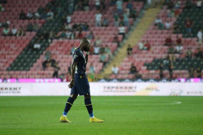 Spor Toto Süper Lig: Konyaspor: 0 - Fenerbahçe : 0 (İ̇lk Yarı)