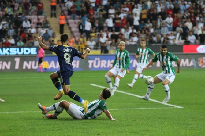 Spor Toto Süper Lig: Konyaspor: 0 - Fenerbahçe : 0 (İ̇lk Yarı)
