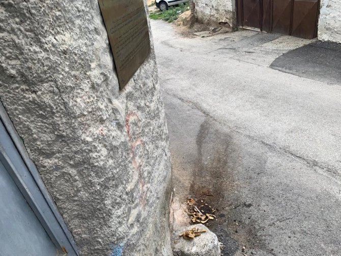 “Sadaka Taşı” Çöplük Oldu