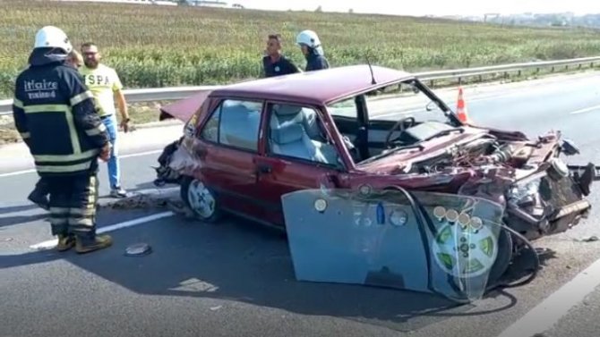 Hurdaya Yığınına Dönen Bu Araçtan İki Kişi Burnu Bile Kanamadan Çıktı