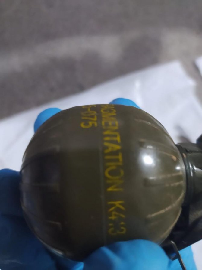 Van’da 2 Adet El Bombası Ele Geçirildi