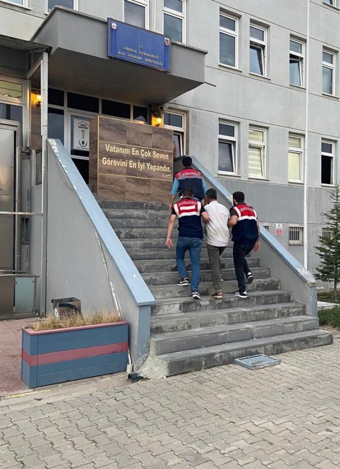 Cinayet Zanlısı Alışveriş Yaparken Yakalandı