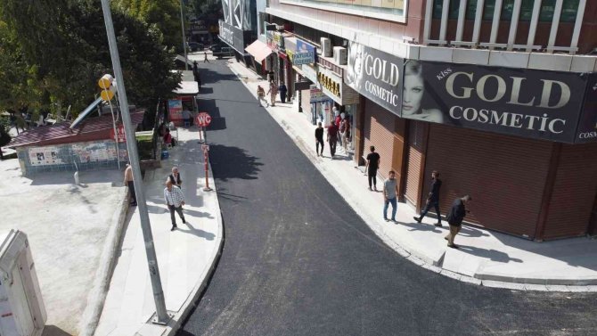 İ̇pekyolu’nda Asfalt Çalışmaları Sürüyor