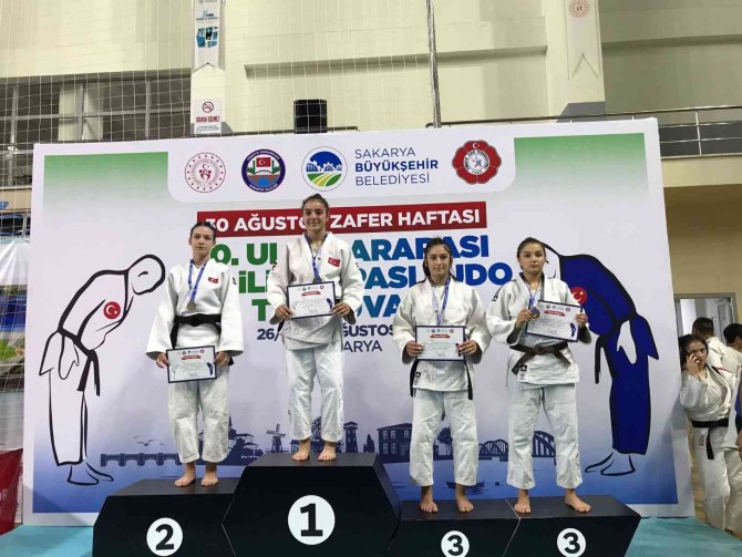 Yunusemreli Judocular Sakarya’dan 4 Madalyayla Döndü