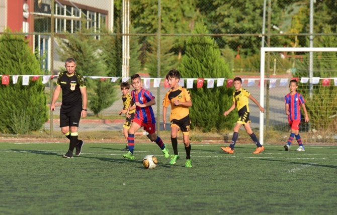 “Zaferin Kahraman Yüzleri” Futbol Turnuvası Sona Erdi