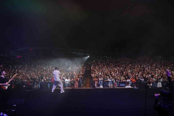 Aliağa Sanat Günlerinde Coşku Ve Kahkaha Bir Arada