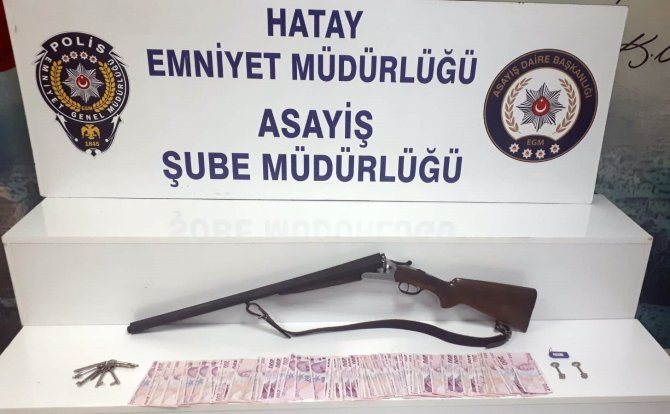 Hatay’da Pompalı Tüfekle Hırsızlık Yapan Şüpheli Yakalandı