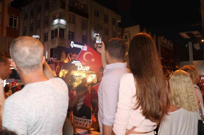 Alanya’da 30 Ağustos Coşkusuna Turistler De Ortak Oldu