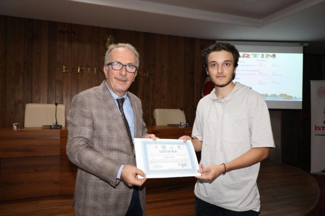 Barü Eğitim Programlarıyla “Genç İ̇stihdam”a Destek Oluyor