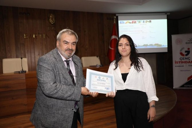 Barü Eğitim Programlarıyla “Genç İ̇stihdam”a Destek Oluyor