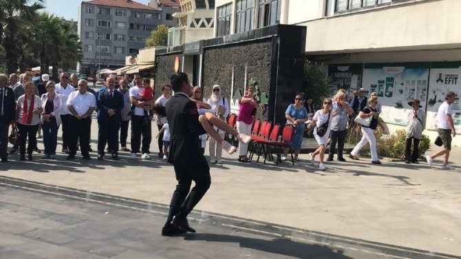 Bayılan Öğrenciye İlk Müdahaleyi Törene Katılan Askeri Personel Yaptı