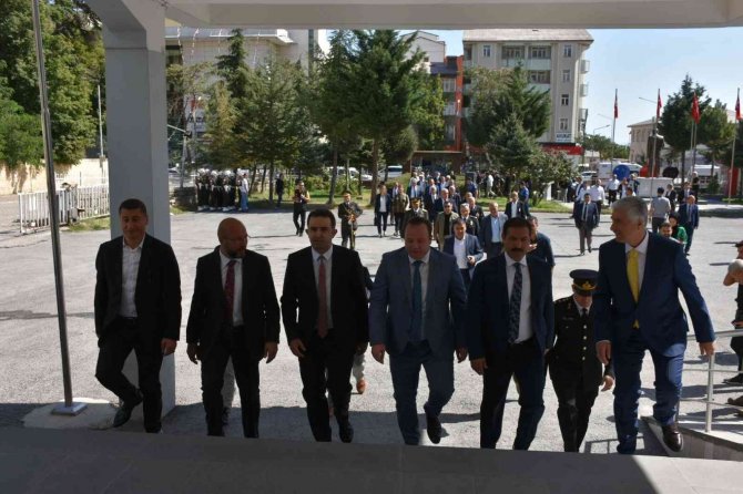 Tatvan’da 30 Ağustos Zafer Bayramı Kutlandı