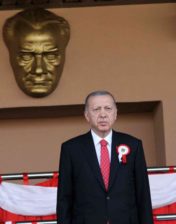 Erdoğan: “Türkiye Darbeci Zihniyetin 70 Yıl Boyunca Örselediği, Askeri Eğitim Ve Yönetim Sistemini Tamamen Terk Etmiştir”