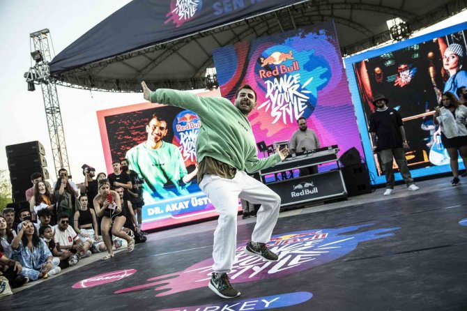 Red Bull Dance Your Style Elemelerinde 3’üncü Durak İ̇stanbul