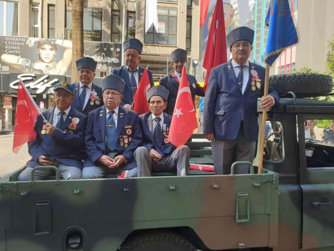 Denizli’de Zafer Bayramının 100’üncü Yılı Törenle Kutlandı