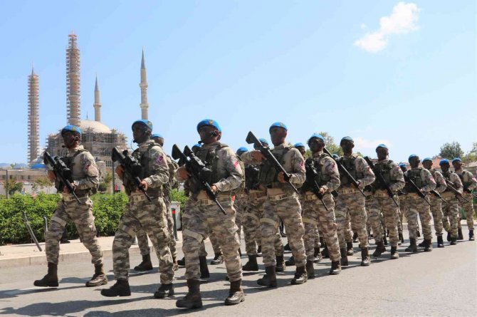 Edirne’de Mehmetçik Ve Tankların Geçit Töreni Nefes Kesti
