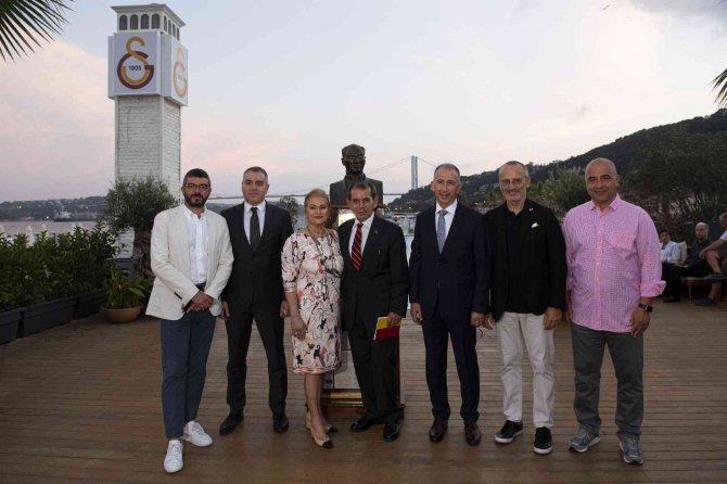 Dursun Özbek: “Cumhuriyet’in Yüzü Galatasaray’dır”