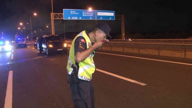 Havalimanı Yolunda Taksi İle Motosikletler Birbirine Girdi: 3 Yaralı