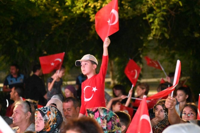 Karesi Belediyesi’nden Zafer Konseri