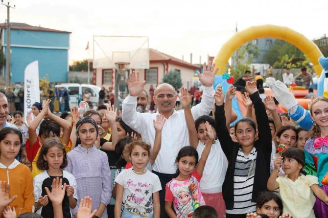 Çocuk Şenliklerinde Minikler Eğlencenin Doruğunu Yaşadı