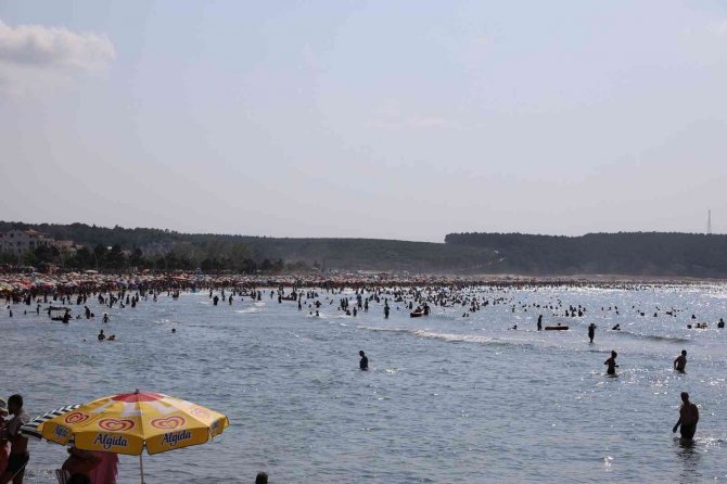 75 Günde Bin 893 Kişi Boğulmaktan Kurtarıldı