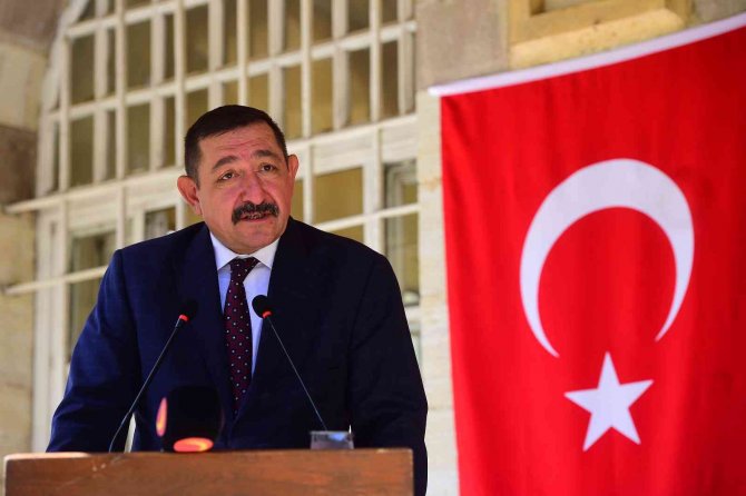 Şapka Ve Kıyafet İ̇nkılabı’nın Yıldönümü Törenle Kutlandı