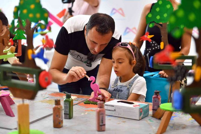 Çocuklar 30 Ağustos’u ‘Zafer Rüzgarı’ Yaparak Kutladılar