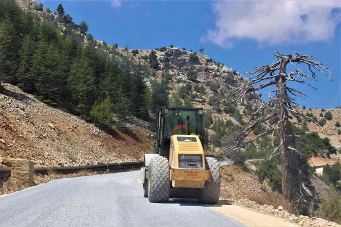 Mersin’de Yol Çalışmaları Devam Ediyor