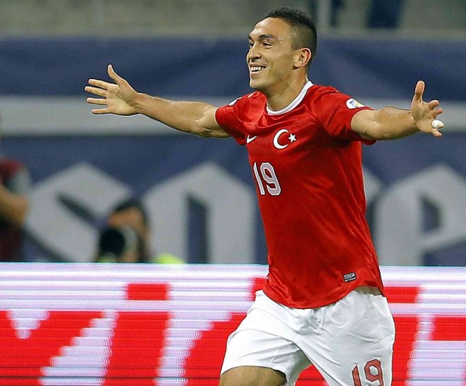 Mevlüt Erdinç Futbola Veda Etti