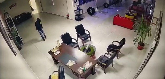 Hatay’da Pompalı Tüfekle Hırsızlık Yapan Şüpheli Yakalandı