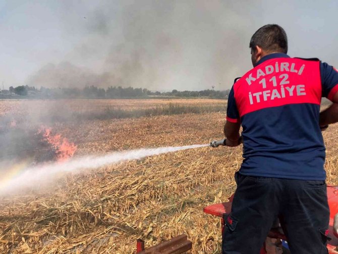 Kadirli’de Çıkan Anız Yangını Söndürüldü